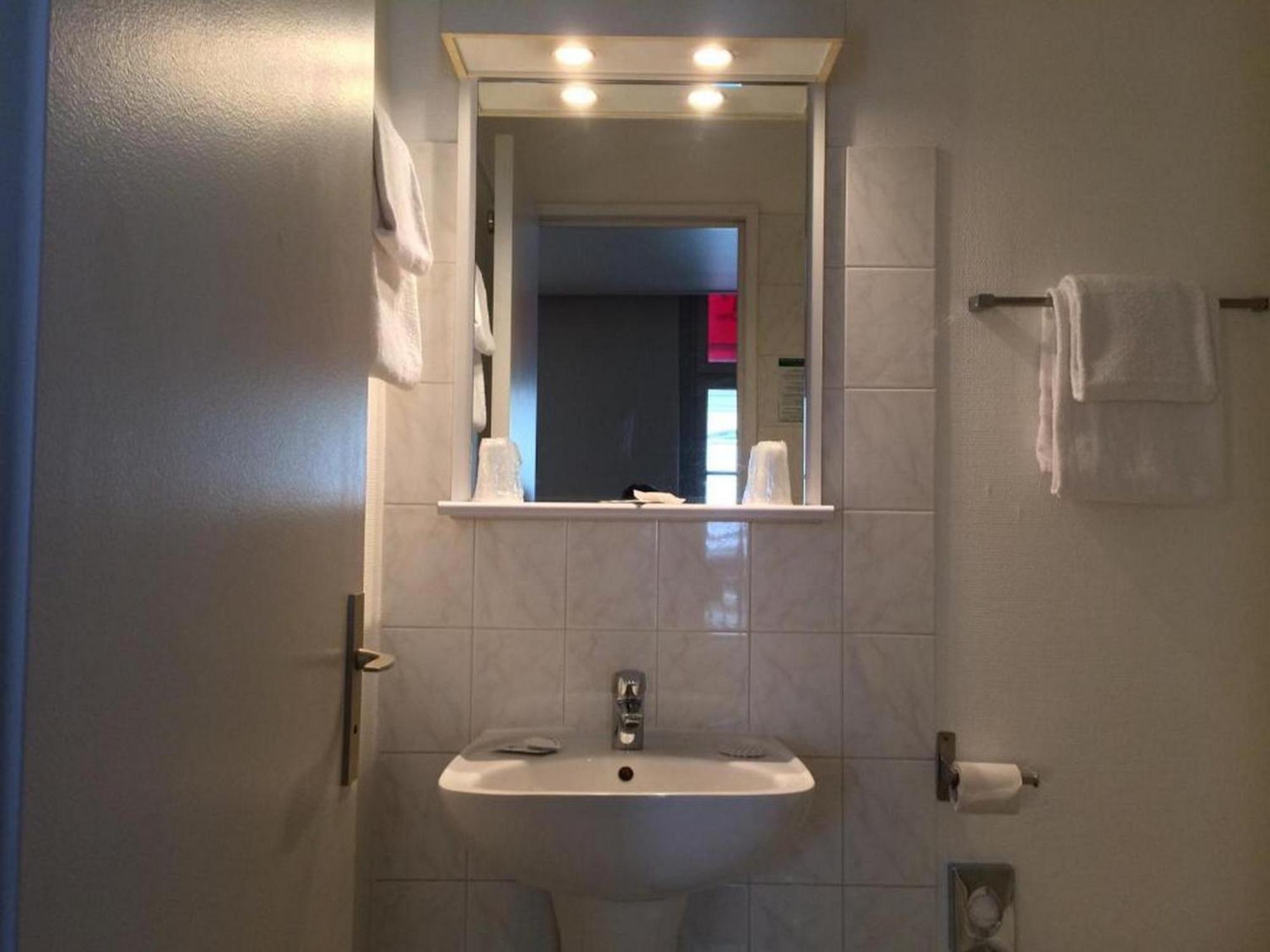 D'Win Hotell Paris Exteriör bild