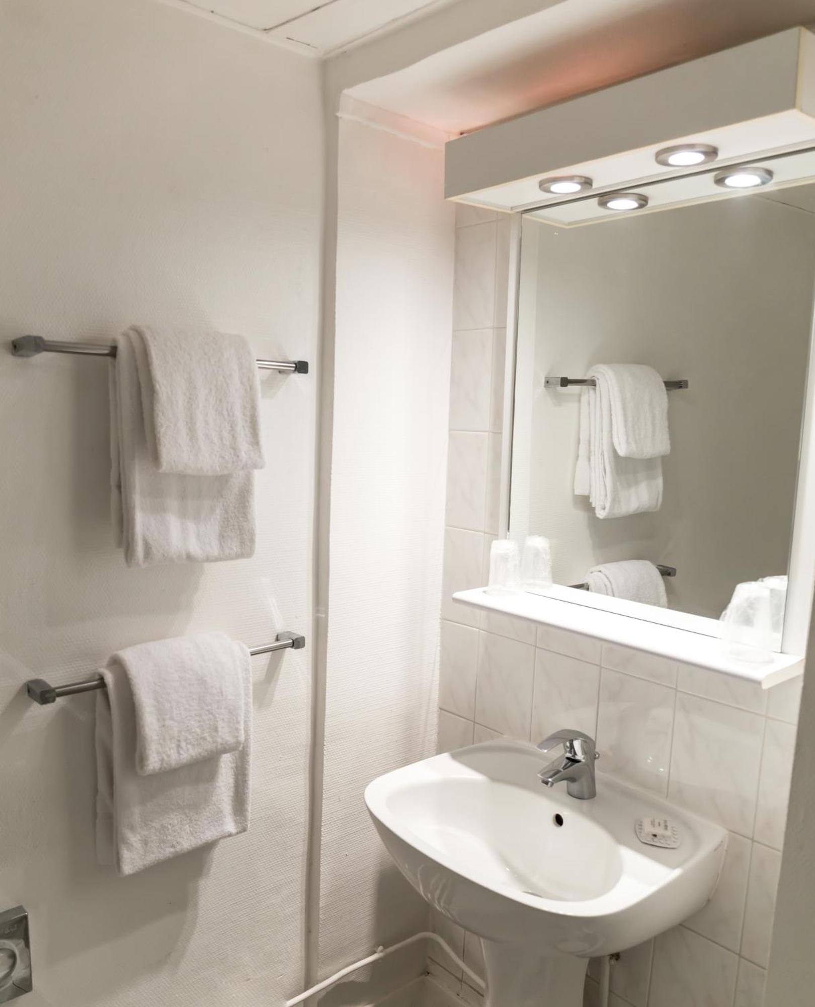 D'Win Hotell Paris Exteriör bild